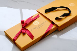 Fu Wan Gift Box, 3 Dark Chocolate Bars w/ Tea Infusions (62% Tie-Guan-Yin Tea, 62% Red Jade Tea, 62% Aged Oolong Tea), 1ea - Image 3